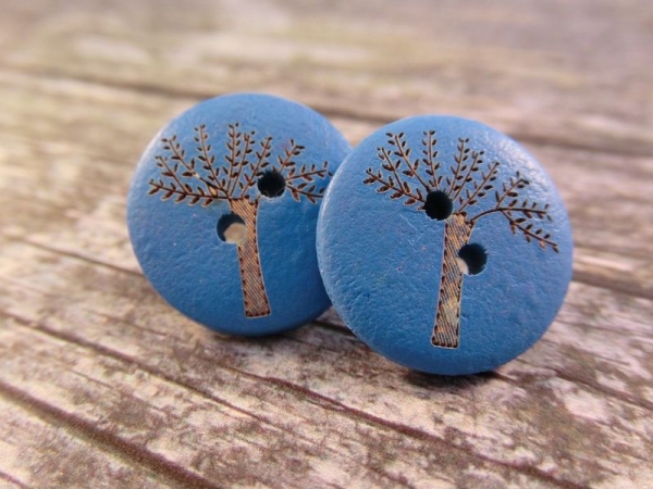 Baum Knopf Ohrstecker Holz Button wood tree blau